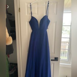 Selling because I only wore it for prom and no longer need it